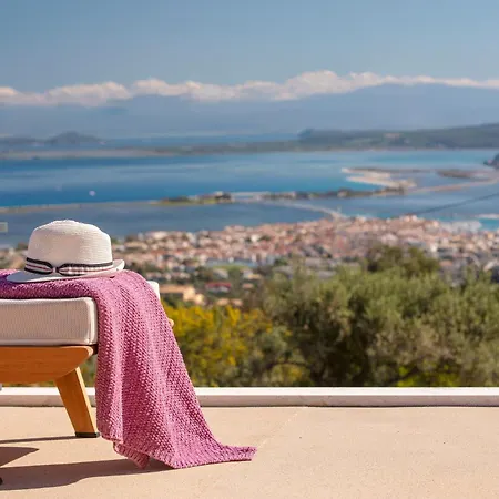 Flomis Luxury Villa Apolpaina