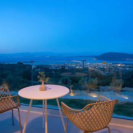 Flomis Luxury Villa *