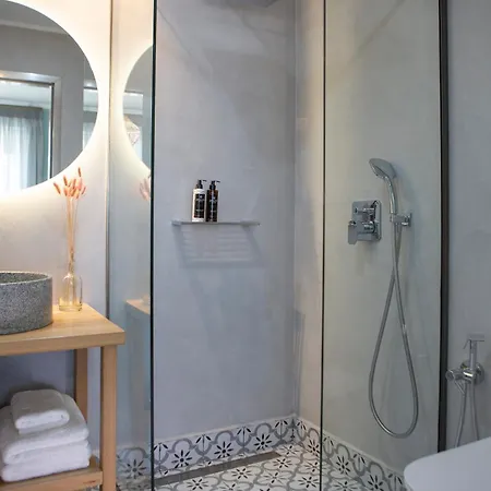 Flomis Luxury Villa Apolpaina
