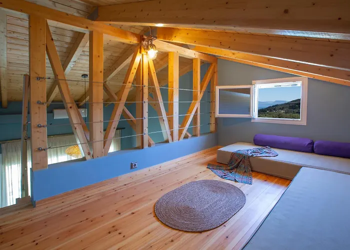 Flomis Luxury * Apolpaina