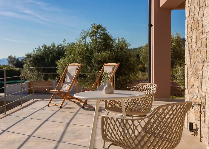 Flomis Luxury 别墅 Apolpaina