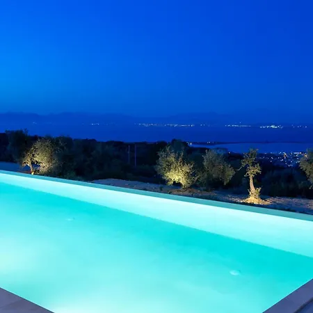 Βίλα Flomis Luxury *