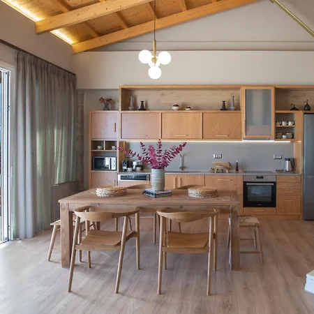 Flomis Luxury Απόλπαινα