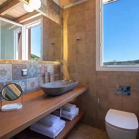Flomis Luxury Απόλπαινα