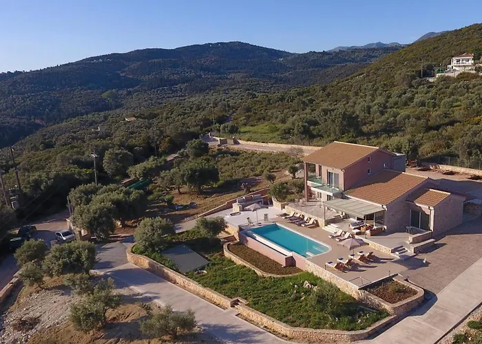 Flomis Luxury Villa *