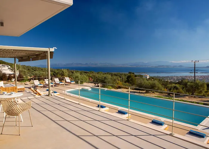 Flomis Luxury Villa *
