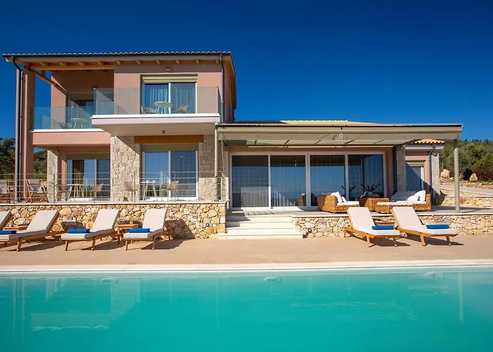 Flomis Luxury Villa *